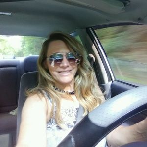 Meet your Posher, Holly